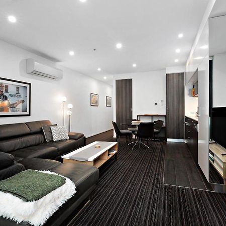 Modern Quiet 1 & 2 Bed Apt Opposite Albert Park Мелбърн Екстериор снимка