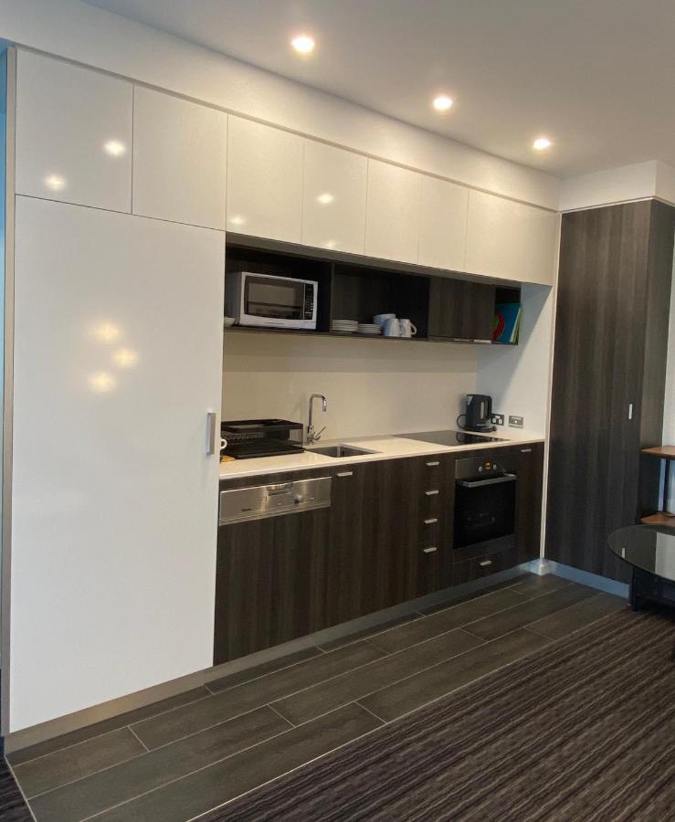 Modern Quiet 1 & 2 Bed Apt Opposite Albert Park Мелбърн Екстериор снимка
