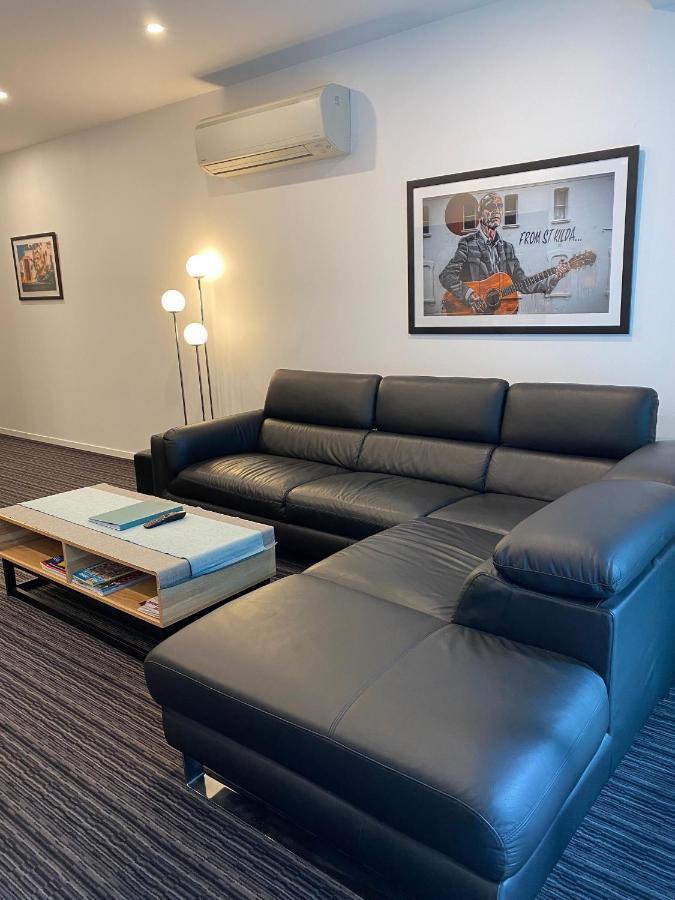 Modern Quiet 1 & 2 Bed Apt Opposite Albert Park Мелбърн Екстериор снимка
