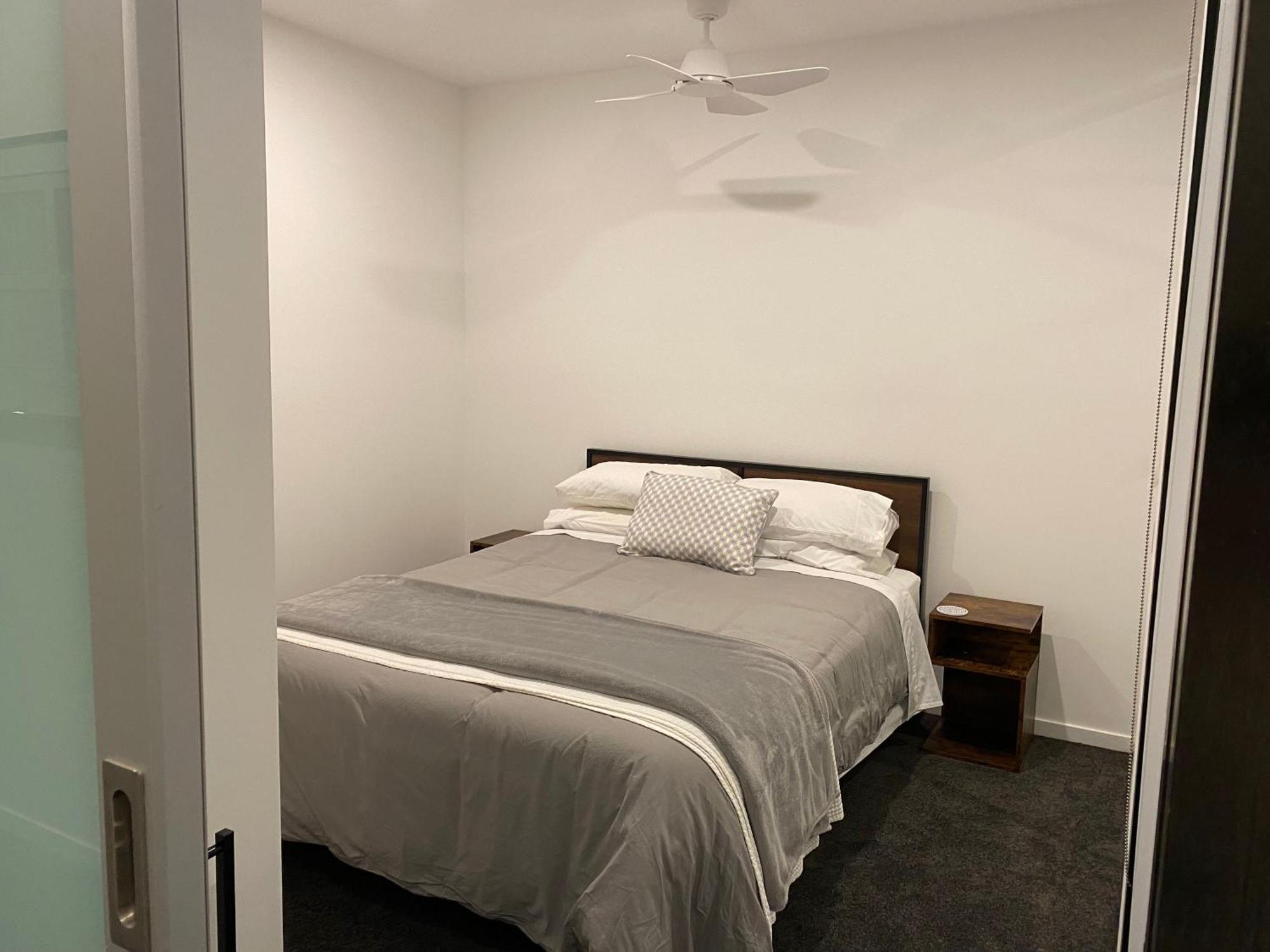Modern Quiet 1 & 2 Bed Apt Opposite Albert Park Мелбърн Екстериор снимка