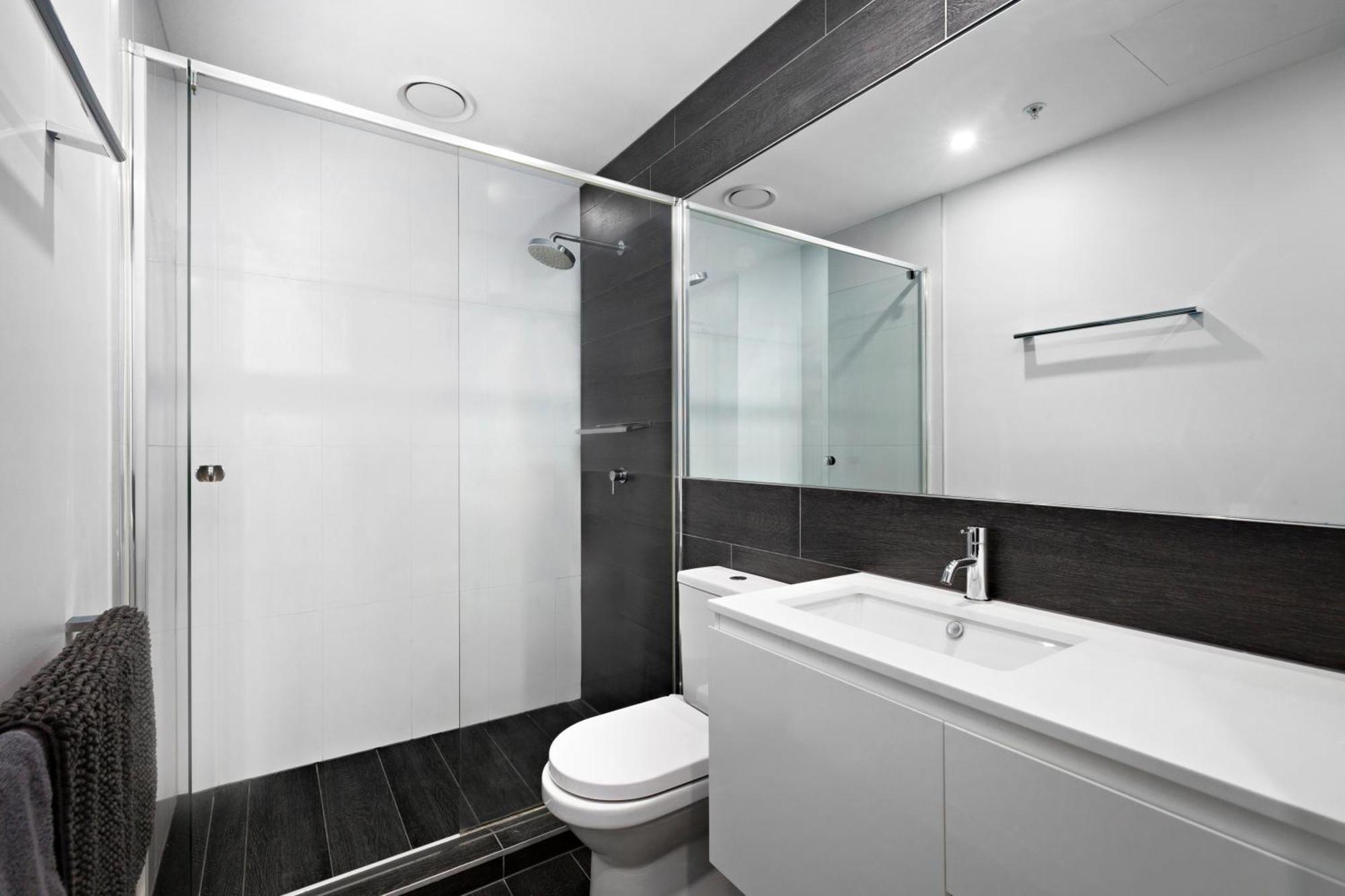 Modern Quiet 1 & 2 Bed Apt Opposite Albert Park Мелбърн Екстериор снимка