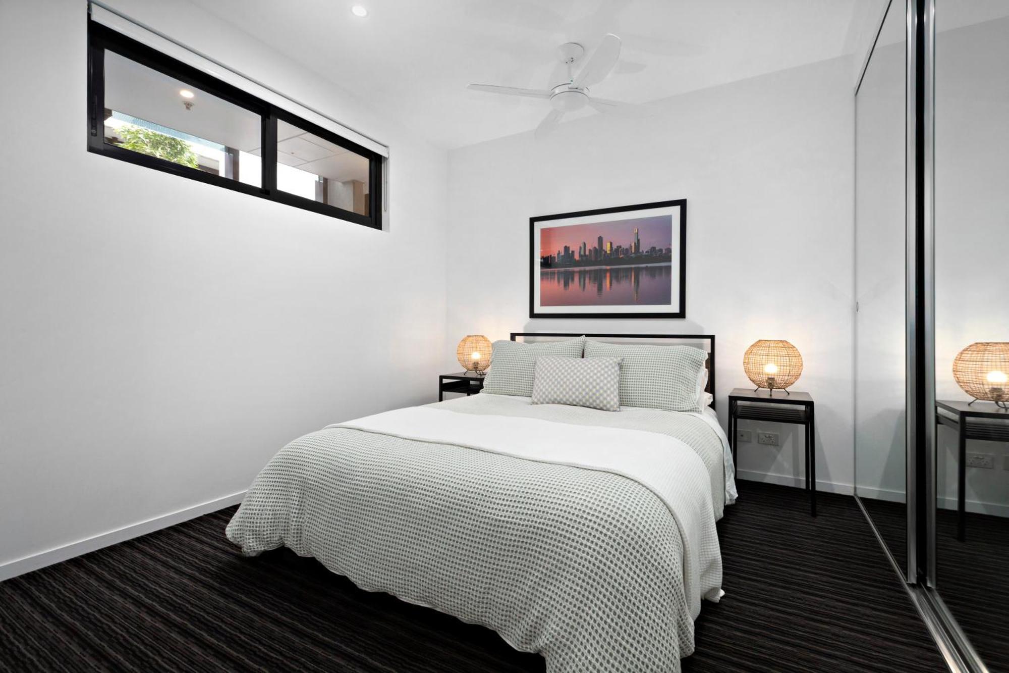 Modern Quiet 1 & 2 Bed Apt Opposite Albert Park Мелбърн Екстериор снимка